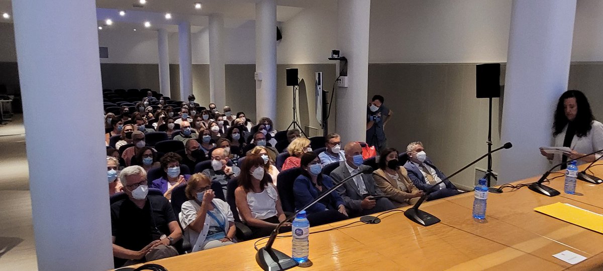 htrueta's tweet photo. Acte de presentació a @htrueta de l'ampliació de les places d'infermeria a la @UdGInfermeria en 60 estudiants més. Acte organitzat per @universitatscat https://t.co/PhOM8qL73I
