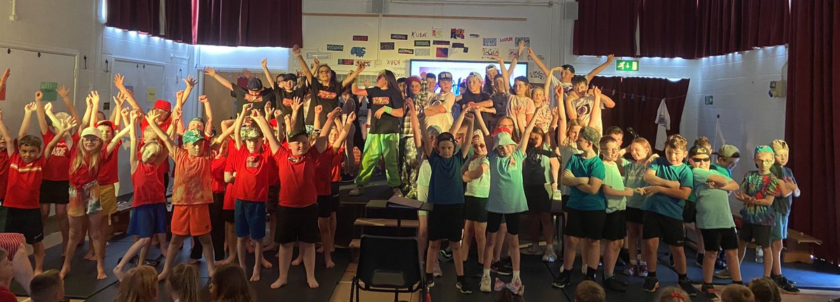 It’s been three years since KS2 took to stage live. A brilliant first performance of our Street Dance inspired show Move It.
