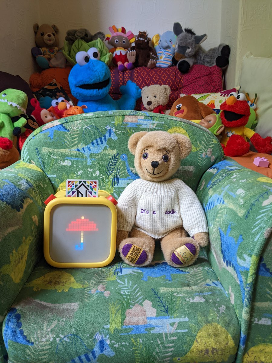 Dodl's been doing more loving deeds this week and has introduced some of his friends to his @yotoplay at home. We'd love to turn the turn the Original Tale of @dodlanddottie into an audio book one day! @DaisaDesigns @FingleyWorld #ChildrensBooks #childrensauthor #mindfulbooks