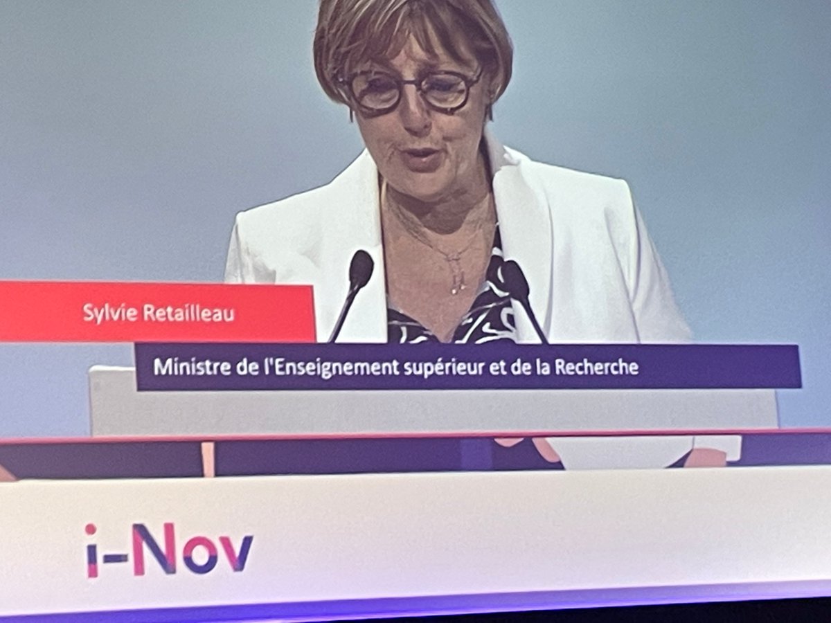 chbaillon's tweet photo. Ce fut un honneur de recevoir le prix #Inov pour le concours d’innovation de l’État 2022 #france2030  catégorie “projet de rupture” pour notre plateforme logicielle @_iReflex  by @Sogilis, en présence de @sretailleau, ministre de l'Enseignement supérieur et de la Recherche. https://t.co/KlCYF8VUv3