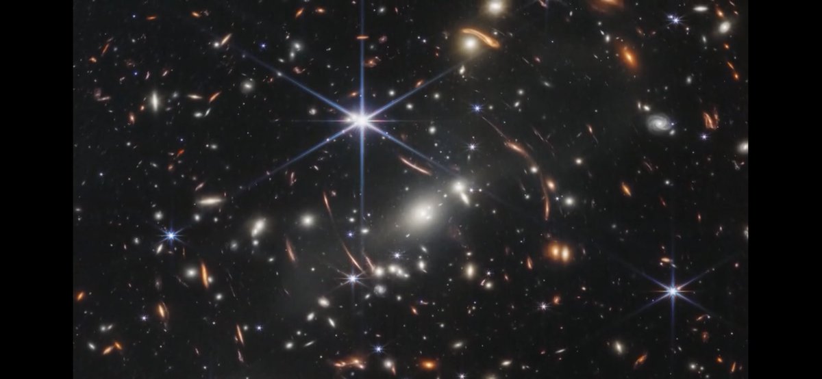 sparklinglalisa's tweet photo. absolutely no words. incredible. #jameswebbtelescope #firstimages https://t.co/zTxGetvZ9m