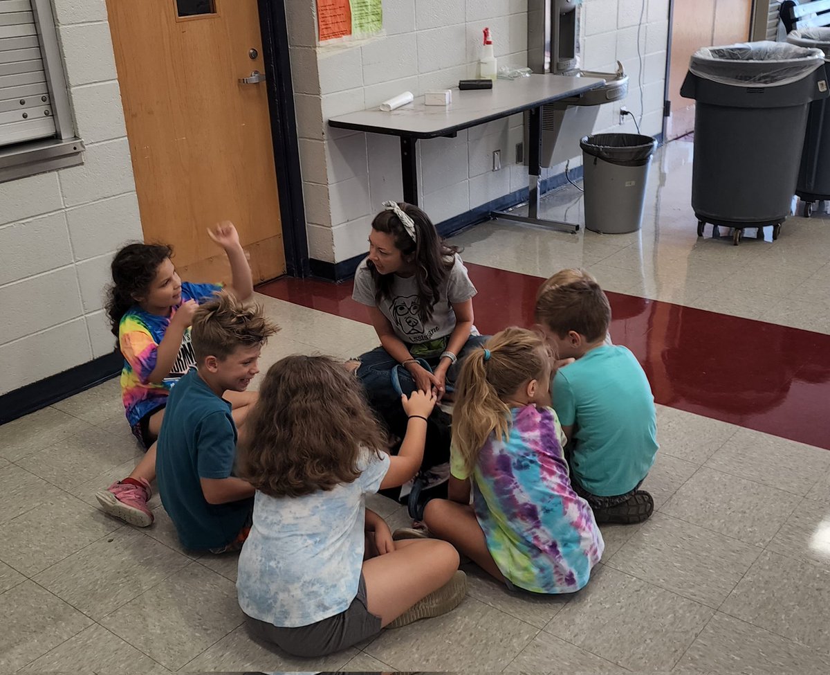 GoshenMH's tweet photo. It was a special morning welcoming Learning Academy students back to campus. The awesome LA staff welcomed us in, and thanks to Mrs. Walker, Mrs. Denu and their special service pups, we're another step closer to back to normal! @GoshenLocal @denulovesmath @KWalkerGMS https://t.co/2KzRhkLRvJ