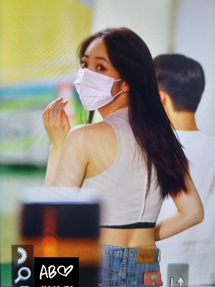 Always_B_'s tweet photo. 220713 출근
#여자친구 #VIVIZ #신비 https://t.co/KzLMhpxthL