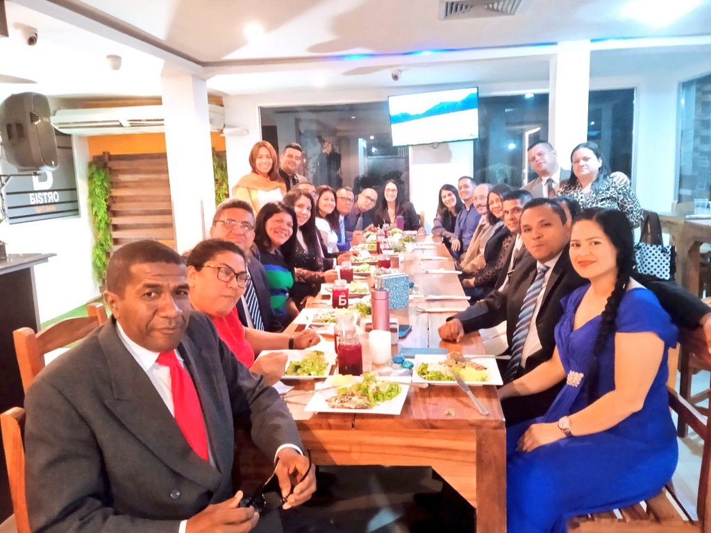 SIEMA_AVOcc's tweet photo. Renovación de Votos Matrimoniales para SEDA, SIEMA y otras parejas de la @AVOcc, evento especial donde 49 parejas reafirmaron su amor ❤ durante los meses de #junio y #julio https://t.co/FJOaP5uv2L