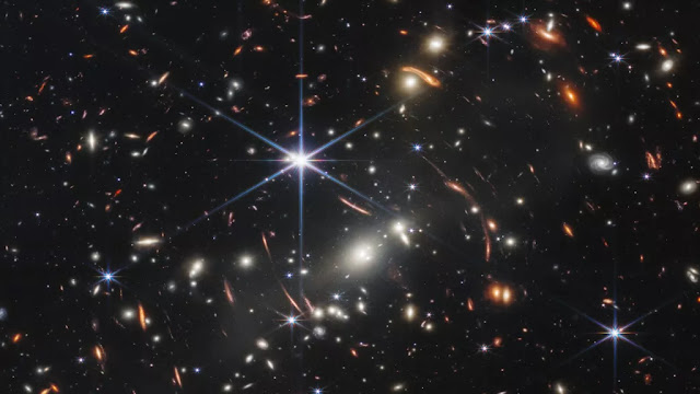 astronomia2016's tweet photo. NASA представило первое качественное фото от космического телескопа James Webb https://t.co/6XrY9aER35
#NASA #astronomy #JamesWebb #JWST #NIRCam #SMACS0723 #space #science #наука #космос #астрофизика #astrophysics #галактика #cluster #скопление #galaxy #ГравитационноеЛинзирование https://t.co/HT1juHlMFX