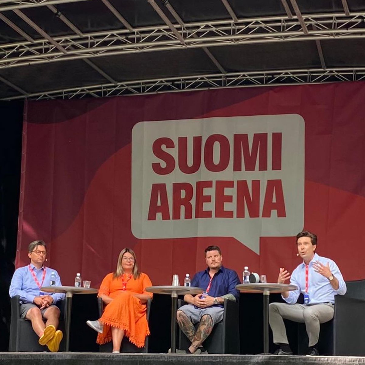 JPRantanen's tweet photo. Minne teknologian kehitys meitä vie? Tätä pohdittiin @SuomiAreena lavalla @Porikaupunki 👍 Iso kiitos huippupanelistit @teemu_roos @Notquiteyou @KirsiKarla @AuraSalla @AtteHarjanne @pelttariantti @Suojelupoliisi @TraficomFinland 🔥🔥🔥 #kyberturvallisuus #SuomiAreena https://t.co/puPdmHHFFY