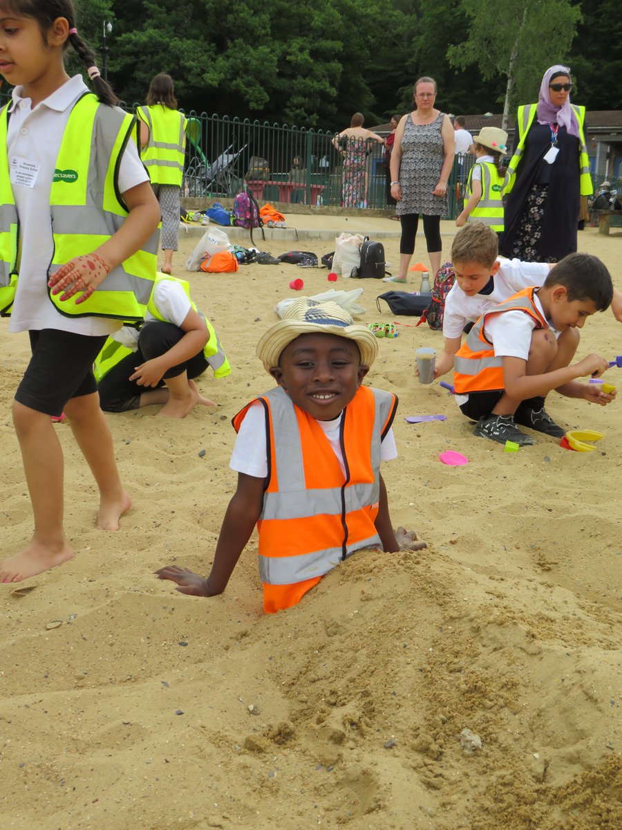 RiversideMhead's tweet photo. Year 1 have had the best day at the Ruislip Lido! Memories made, happy learners 😊🌳☀️🌊 https://t.co/iECpdoP4Ck