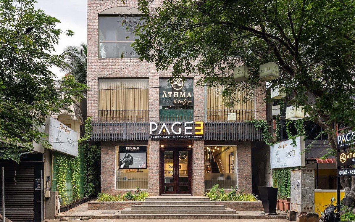 ckknaturals's tweet photo. Retail design awards for our @Page3SalonOff branch design created by talented friend &amp; architect @ashateet of Saran associates.
Saran and his team would have designed more than 1000 salons in india, no wonder his work has now become a state of art. Keep shining Saran #VMRDawards https://t.co/JpJItz6G7b