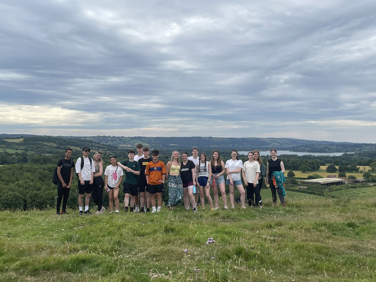 TootHillScience's tweet photo. Stunning views from the top of Round Hill #biologyfieldtrip https://t.co/MLpi7iMqlu