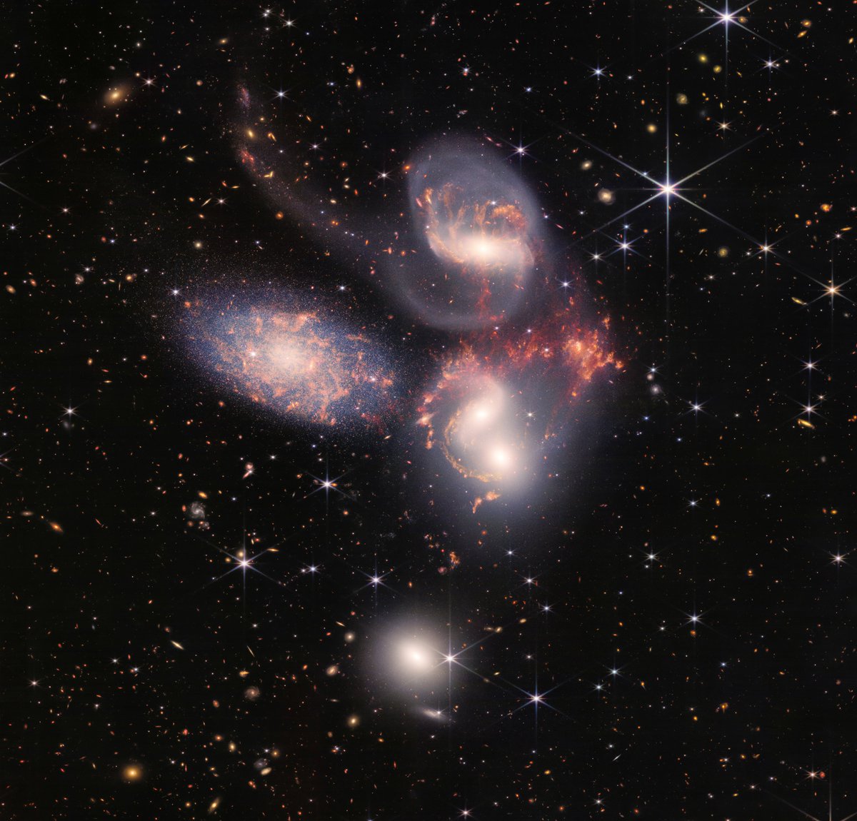NBCNews's tweet photo. Stephan's Quintet is located roughly 290 million light-years away in the constellation Pegasus.

📸: NASA, ESA, CSA, STScI https://t.co/as6WiIUboI