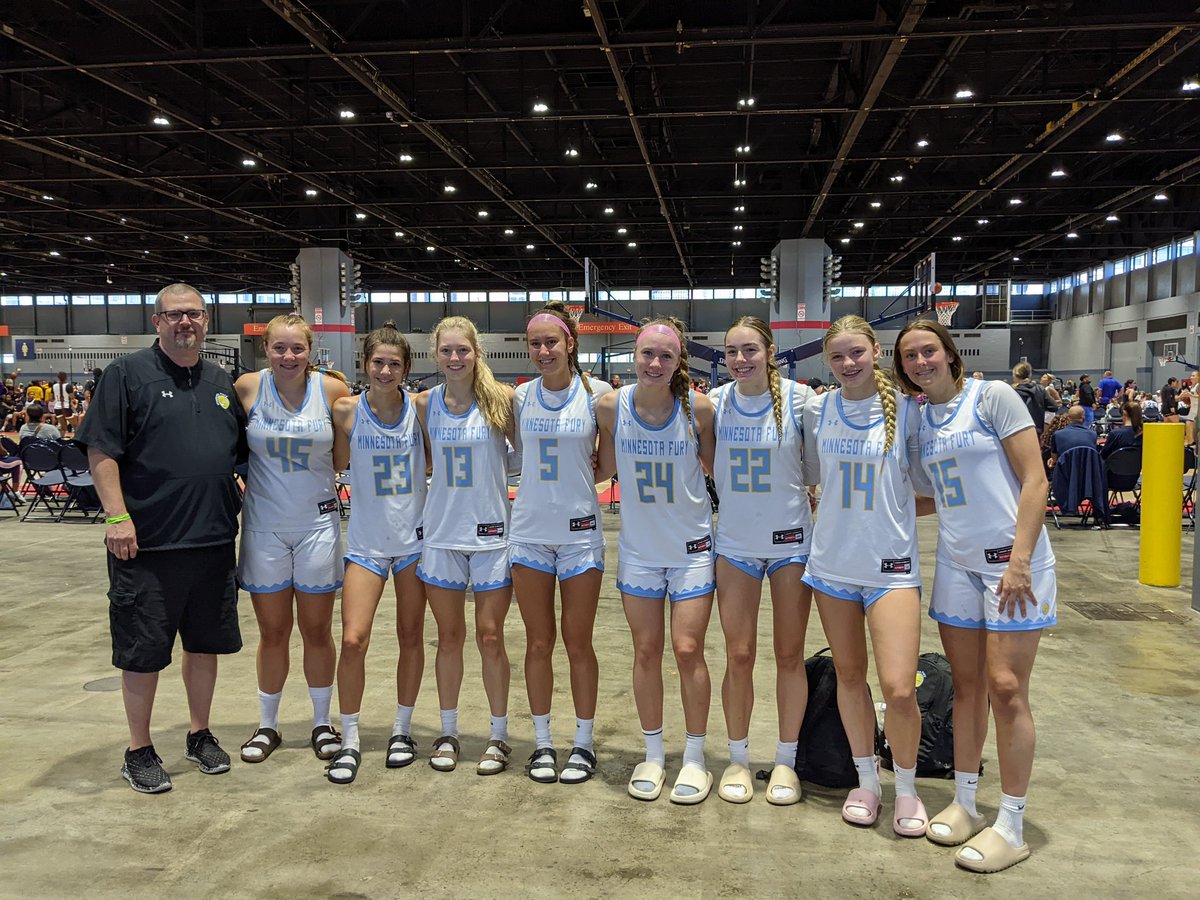 mrsgadient's tweet photo. 5-0 in the Nike TOC in Chicago! Way to play! On and off the court 😎😀 Some fun-filled days! @ElisabethGad25 #mnfury #allthebball https://t.co/ZqeLSkuPAz
