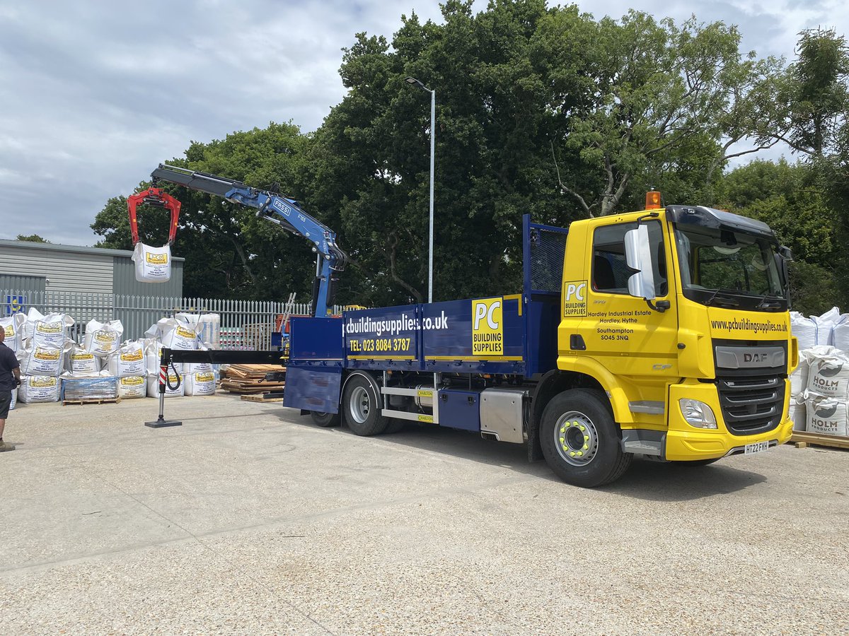 Translease's tweet photo. New one for PC Building Supplies 👍🏻 @DAFTrucksUK https://t.co/7XGFqcptwi