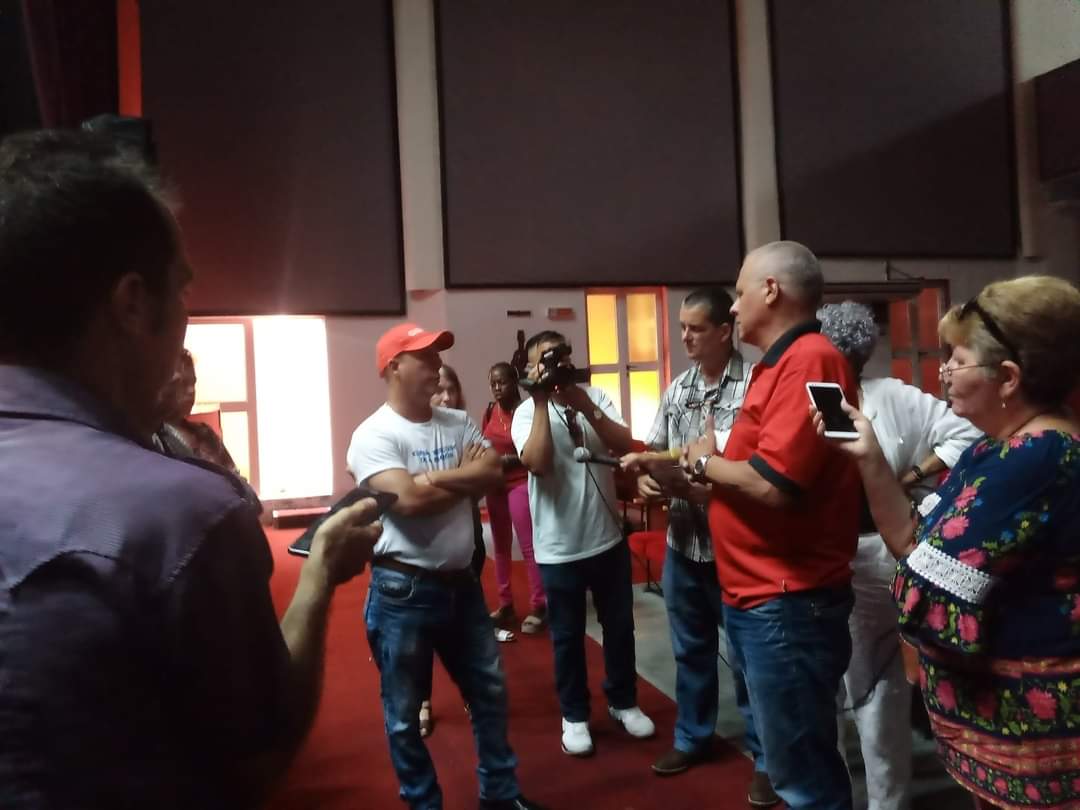 CNCTVGranma's tweet photo. En tanto, la emisora provincial, Radio Mayabeque, resume en Twitter que César Suárez, vicejefe del Departamento Ideológico, visitó la Casa de la Décima del territorio, donde expresó que ese centro es referente de la #culturacubana.

#CCPCCMayabeque
#CCPCCEnMayabeque https://t.co/TWBOKwUXV7