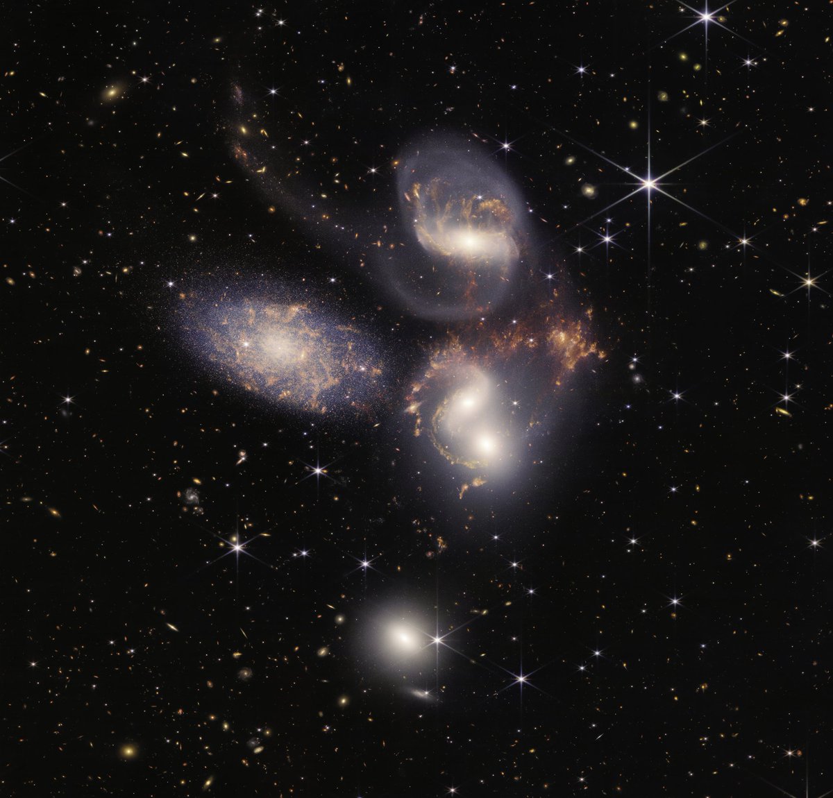 musicnewsfactpl's tweet photo. NASA pokazała kolejne zdjęcia wykonane przez Teleskop Jamesa Webba https://t.co/NGF1onfRLb