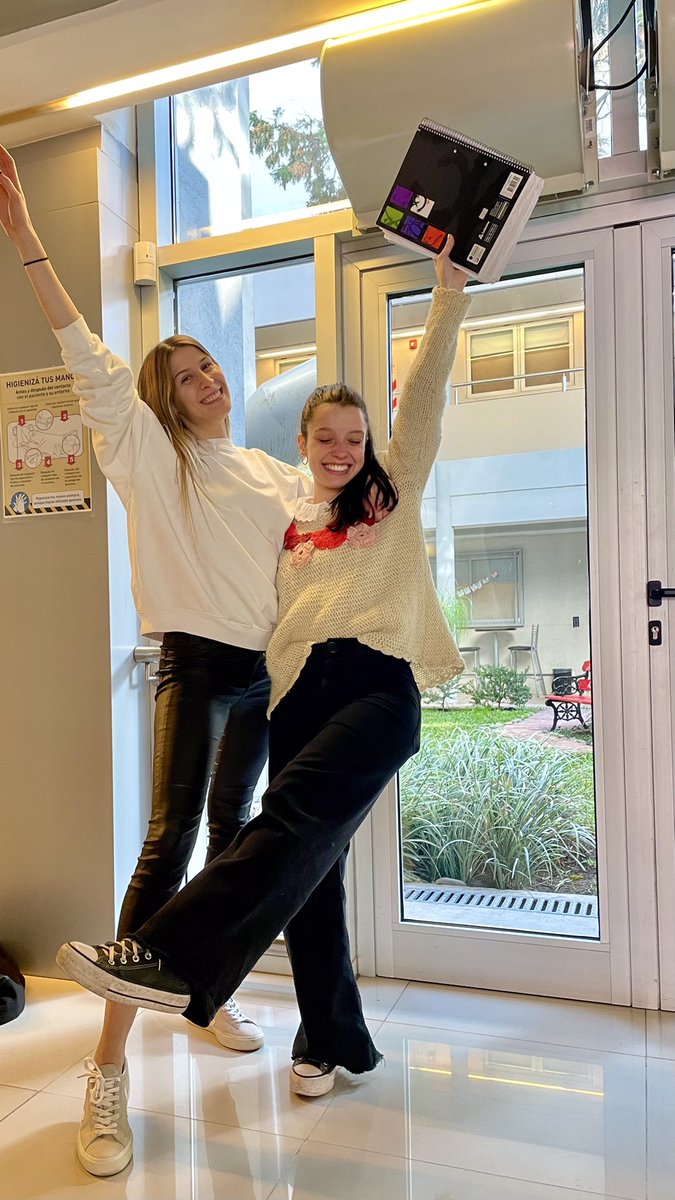 Adivinen quienes acaban de rendir su último final (no, no nos recibimos pero la felicidad es enorme). Con vos a la guerra <a href="/loliyaregui/">Loli Yaregui</a> 💖