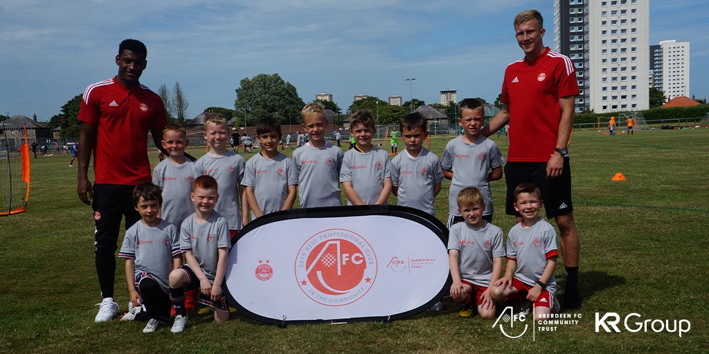 AFCCT's tweet photo. We would like to give a huge thanks to Jayden Richardson and Ross McCrorie for coming along to visit the summer camp yesterday!😁⚽️

We hope everyone had a great time😄#AFCCTSummerCoaching https://t.co/MnX92nJOqD