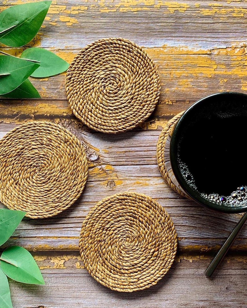 mitimeth_'s tweet image. 💯 Handmade. The weather might be overcast, cold and wet outside but we are warm ☀️ and lit 🔥 on the inside with a mug of chai and these hipster handcrafted coasters made by hand @mitimeth_ . All from water hyacinth of course 😉.

#happyTuesday #she #solvedifferent #SocEnt