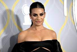 rorosocial's tweet photo. Hi Rowers 🚣

What are your thoughts on Lea Michele starring as Fanny Brice in Broadway’s ‘Funny Girl’? 📸 Evan Agostini / Invision via AP

#LeaMichele #LeaMicheleFan #FunnyGirl #Musical #MusicalFan #Broadway #GleeFan #FollowForFollow #RoroSocial https://t.co/juAzU4nZhU