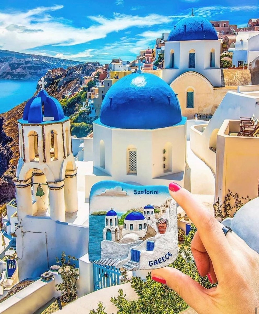 A destination of dreams. This is in Santorini, a stunning wine-producing region in Greece. Follow the link below to discover how you can enjoy Santorini at its best. winerist.com/wine-tours/Gre… 📸 @ournextflight #greekwine #wine #winelover #greece #winetasting #winetime