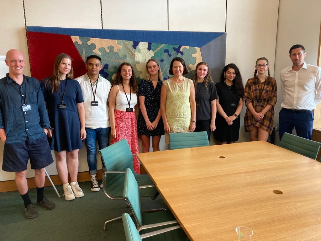 Thank you to the young people from Hornsey &amp; Wood Green who visited Parliament today. 

Engagement in our political process is vital and I am pleased that they saw a range of Parliamentary activities while they were here.