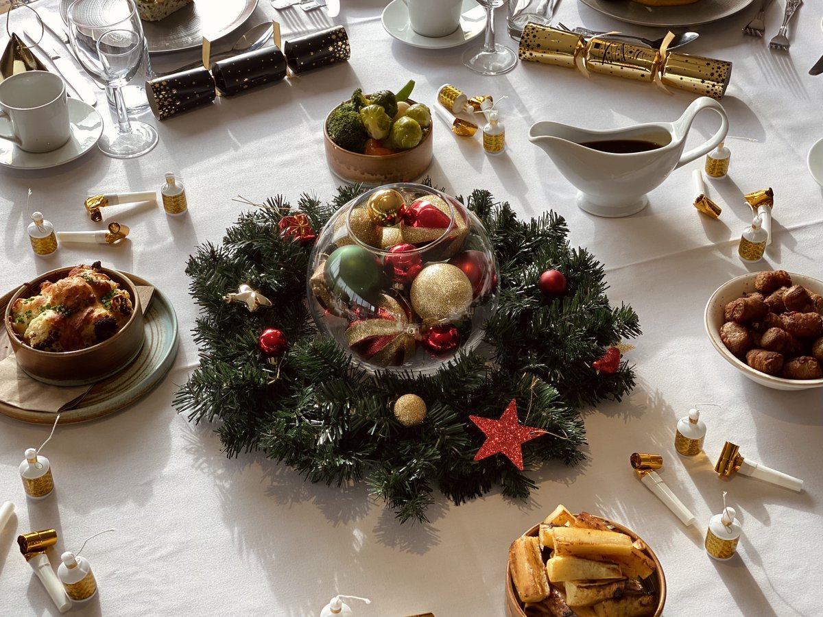 TheLincolnHotel's tweet photo. Looking for a Christmas Eve get together? Come and join us at The Lincoln Hotel for a delicious 3 course dinner for just £28.00 per person.  

Have a relaxed evening before the big day 😀 🎄 

#christmaseve #threecoursedinner #thelincolnhotel https://t.co/oZ5INgw5oH