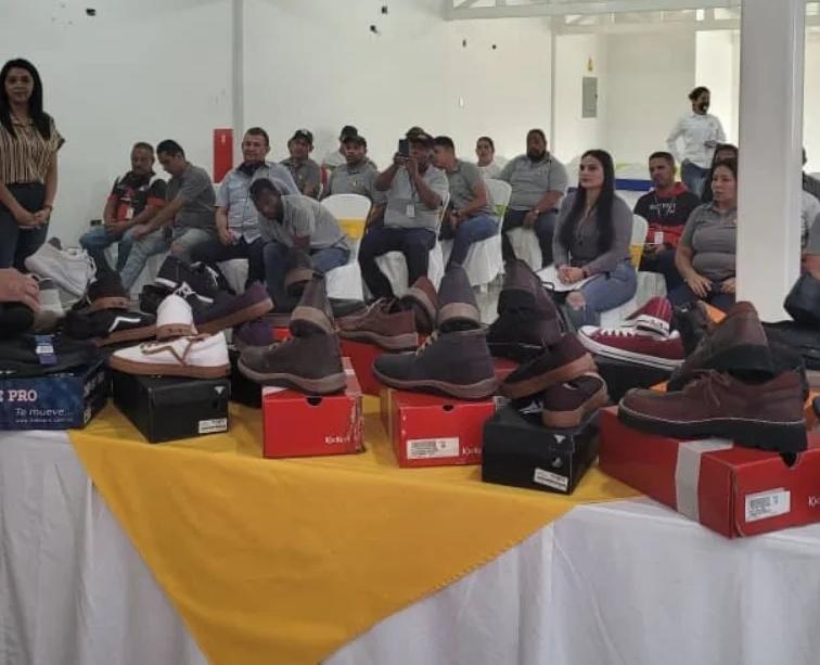 PedroGPineda1's tweet photo. #12Julio
Se llevó a cabo una jornada con todo el personal de la Empresa Socialista de Alimentos #Esasa, 110 hombres y mujeres de nuestra fuerza trabajadora fueron beneficiados con el Plan Z, en articulación con el Ministerio de Comercio.
#EsasaSocialista https://t.co/TMvrYtUJum