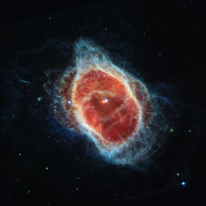 AstroAventura's tweet photo. James Webb capta a todo detalle el espectáculo final de una estrella moribunda