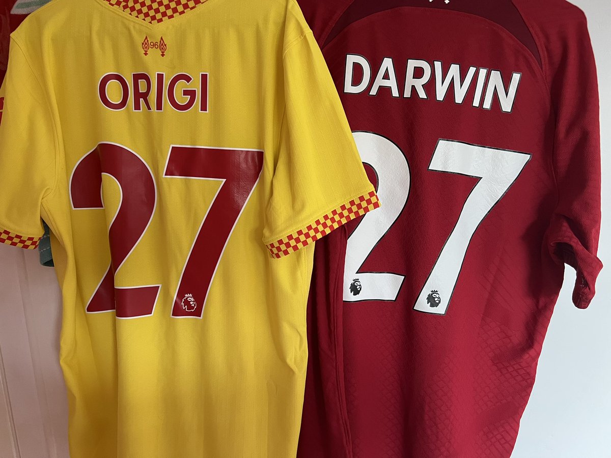 47_shirts's tweet photo. Out with the old, in with the new!

Top job as always from @Ftprint3 https://t.co/SyTrB9VnFy
