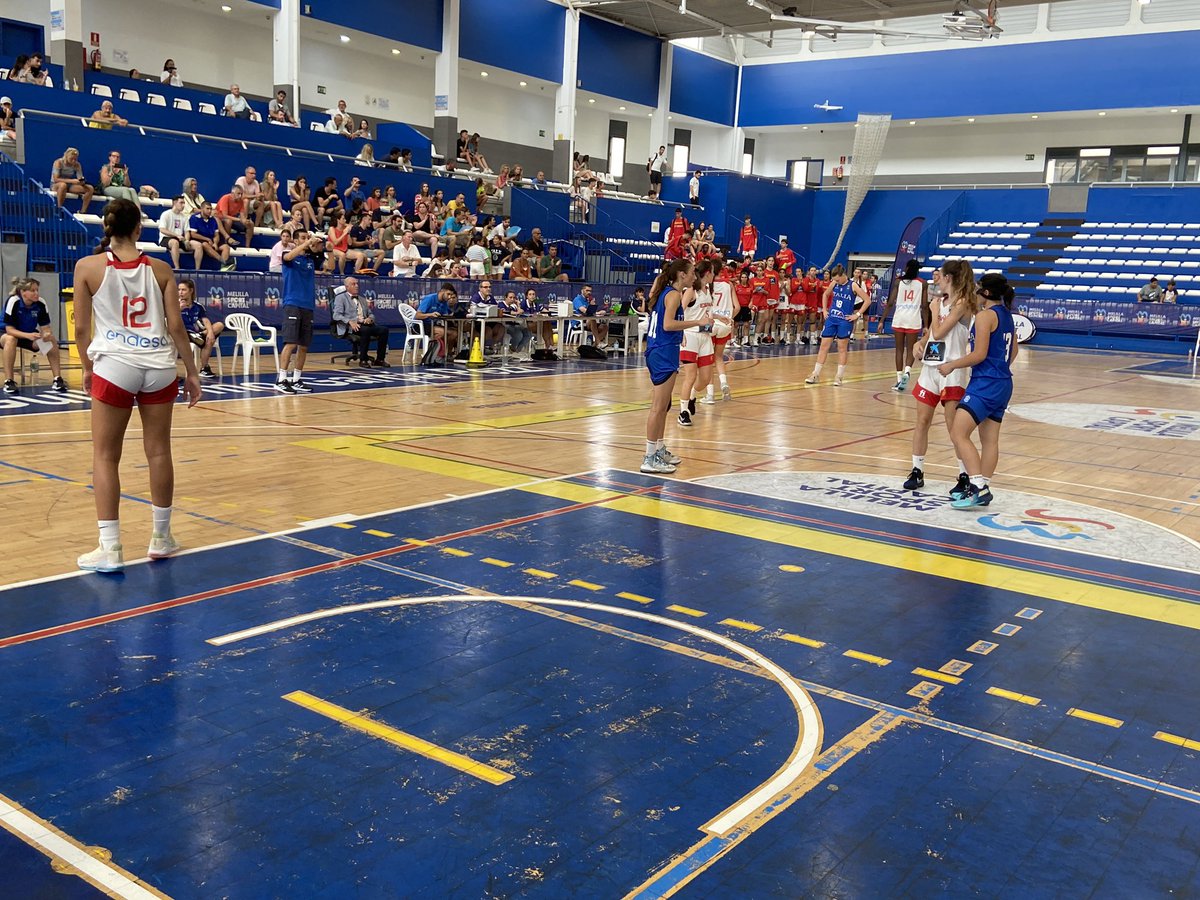 PlayMelTv's tweet photo. 🏀 3er Cuarto 

🇪🇸48-36🇮🇹(04:59)

@MSC__Oficial @FMBMELILLA @BaloncestoESP https://t.co/kdqeKZ9xBJ