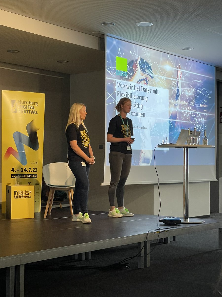 Latti_Nbg's tweet photo. @simone_alzner und Tanja Baumeister aus dem #Flexpool @DATEV erzählen im Rahmen des @nuedigital von der Flexibilisierung in der Entwicklung #nuedigital2022 #datevlernt https://t.co/LCjyKSunsu