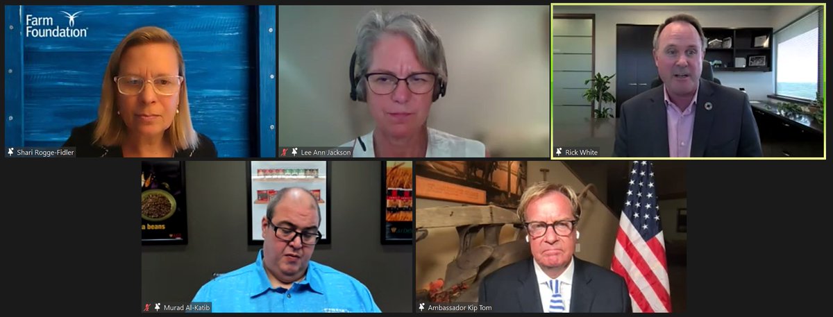 CdnAgriFood's tweet photo. Our panelists respond to the audience question: Should we aim for more food autonomy & fewer restrictions on trade?
Find some of their answers in this thread!⬇️
(1/3)
#CAPIwebinarlive https://t.co/cx9CSU0pG8