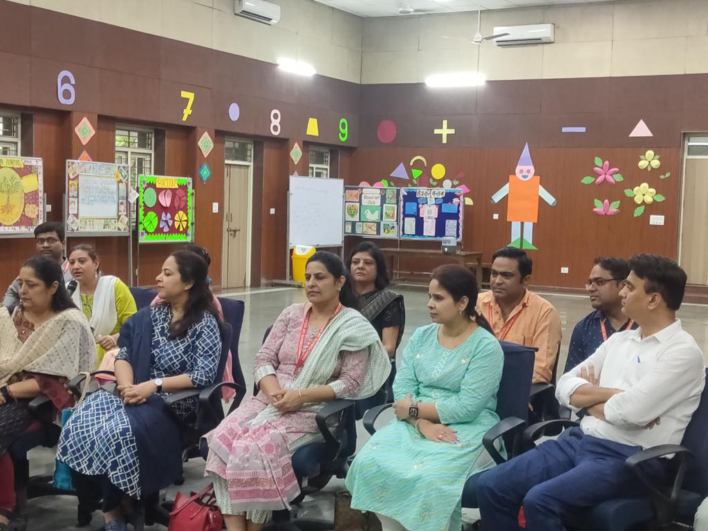 MentorUsp's tweet photo. Significant interaction of delegation of Maharashtra Edu Deptt headed by hon'ble Secy Edu with #MentorTeachers of @Dir_Education to understand  #DelhiEducationModel was astounding.Two states talked #Education #Students #Teachers #Academics
@gupta_iitdelhi 
@SCERT2021 
@PbpandeyB https://t.co/CRZ8iZI85h