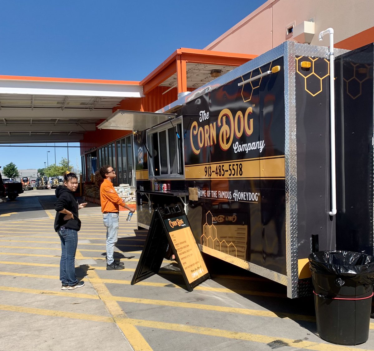 Celebrating 10,000 pocket guide badges with a food truck! So excited to have The Corndog Company here. Thank you @JohnnyTBush !! #2211Proud