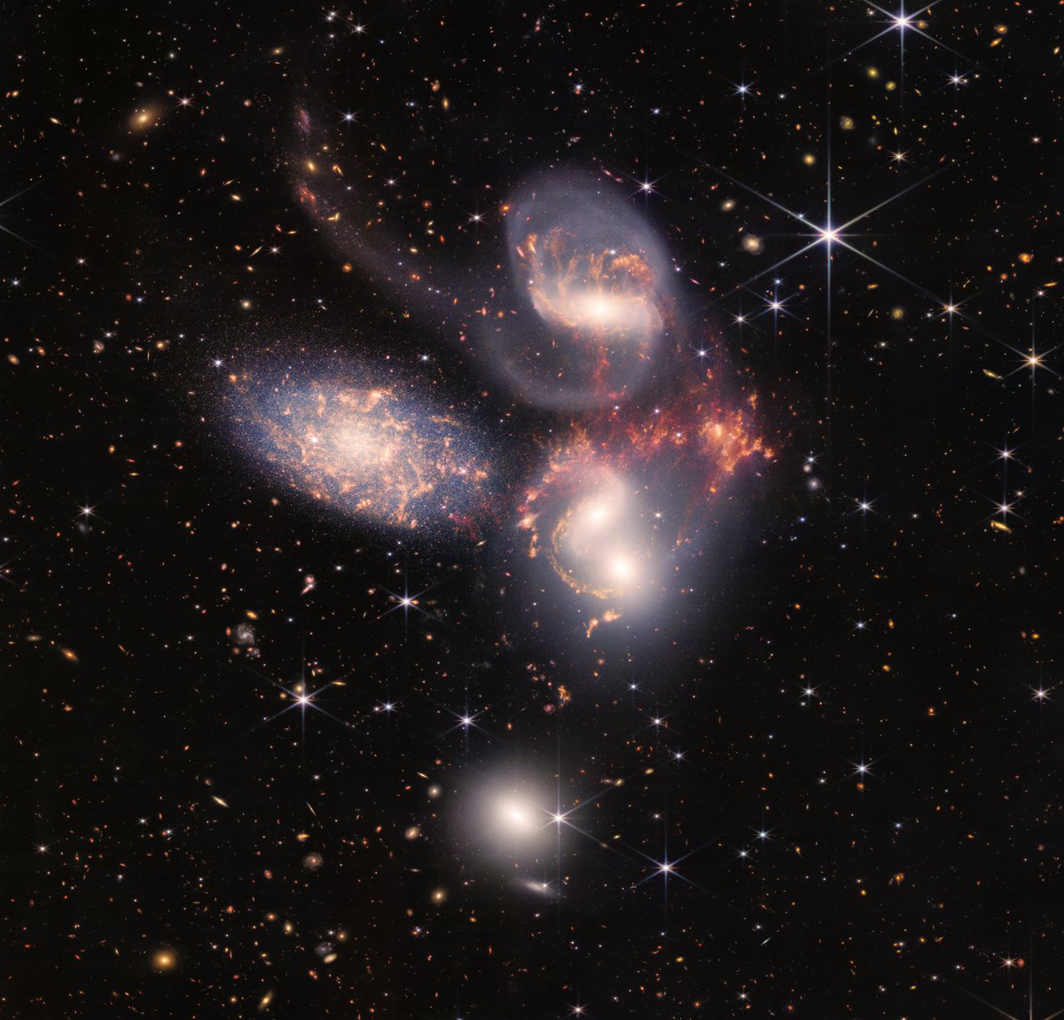 FeCastanhari's tweet photo. E mais fotos do telescópio Jammes Webb acabam de ser divulgadas. É uma das coisas mais lindas que eu já vi. https://t.co/cYnSE3YU1o