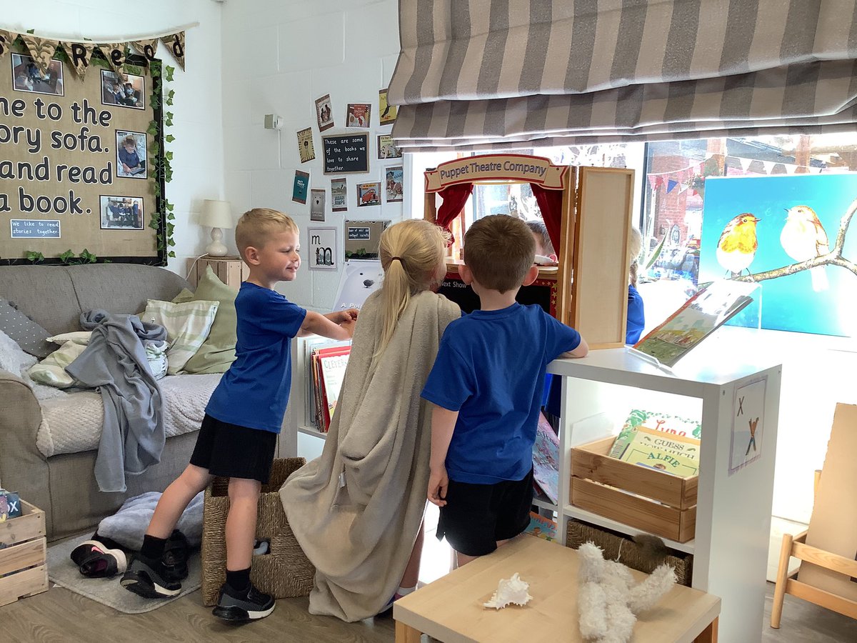 RJW_LPS's tweet photo. We’ve been enjoying some puppet show performances this week!
@REC_LPS 
#LPSeyfs https://t.co/R6lavrxui1