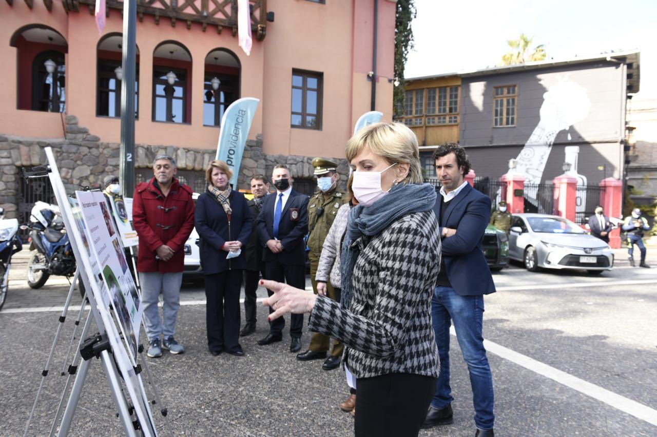 Muniprovi on Twitter: "Hoy la alcaldesa, @evelynmatthei junto