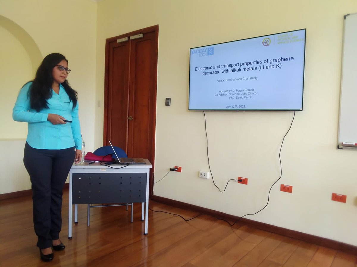 fisicaynanoYT's tweet photo. Comenzamos con las defensas de los Proyectos de titulación de este semestre con la presentación de la estudiante Cristina Vaca, bajo la tutoría de la Dra. Mayra Peralta para obtener el título de Físico! Felicitaciones 🥳 #SomosYachaytech https://t.co/8e3ZFKSYiQ