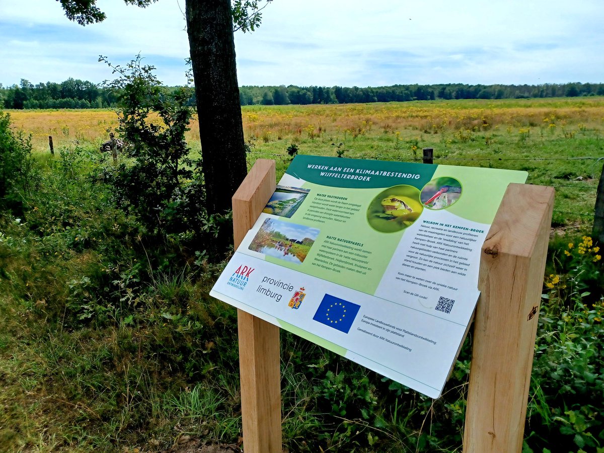 InfobordenNIV's tweet photo. Vandaag geplaaatst: projectbord voor @ARKNatuur in het fraaie natuurgebied #KempenBroek. In het #Wijffelterbroek zal een ingreep plaatsvinden waardoor water langer vastgehouden worden. Landbouw en natuur profiteren! https://t.co/AiSZZ5A7lH