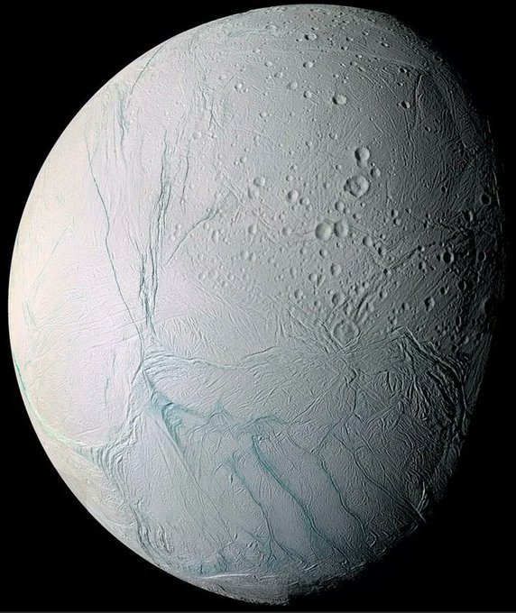 NASA   Saturn’s moon Enceladus. Cassini spacecraft
MORE: cutt.ly/qKOHF0Q