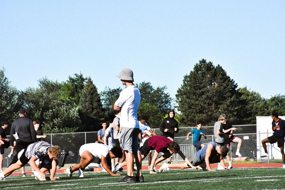 LTHSfootball's tweet photo. grind don't stop. https://t.co/z1ksvz3qNA