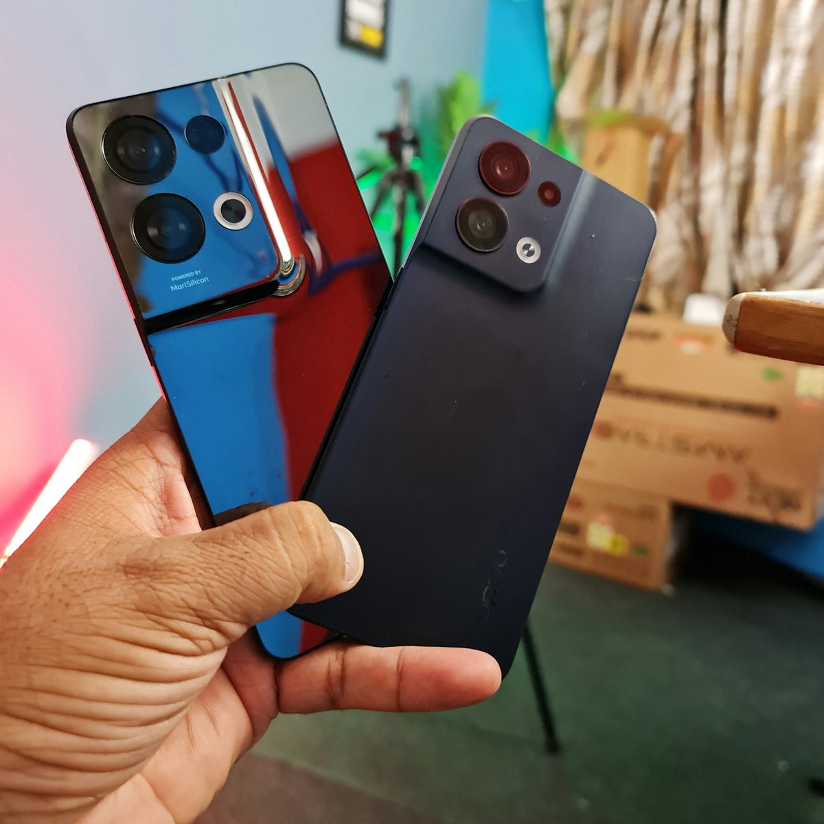 AndroidGuruji's tweet photo. Oppo Reno 8 &amp; Reno 8 Pro 🔥 in THE STUDIO ❤️ https://t.co/gkfM7VsyzY
