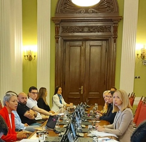 Razgovor sa, novoimenovanom ambasadorkom u Zagrebu, Jelenom Milić. Brojni su izazovi, ali i mogućnosti za unapređenje saradnje između Srbije i Hrvatske. <a href="/Jelennah169/">Jelena Milic</a>