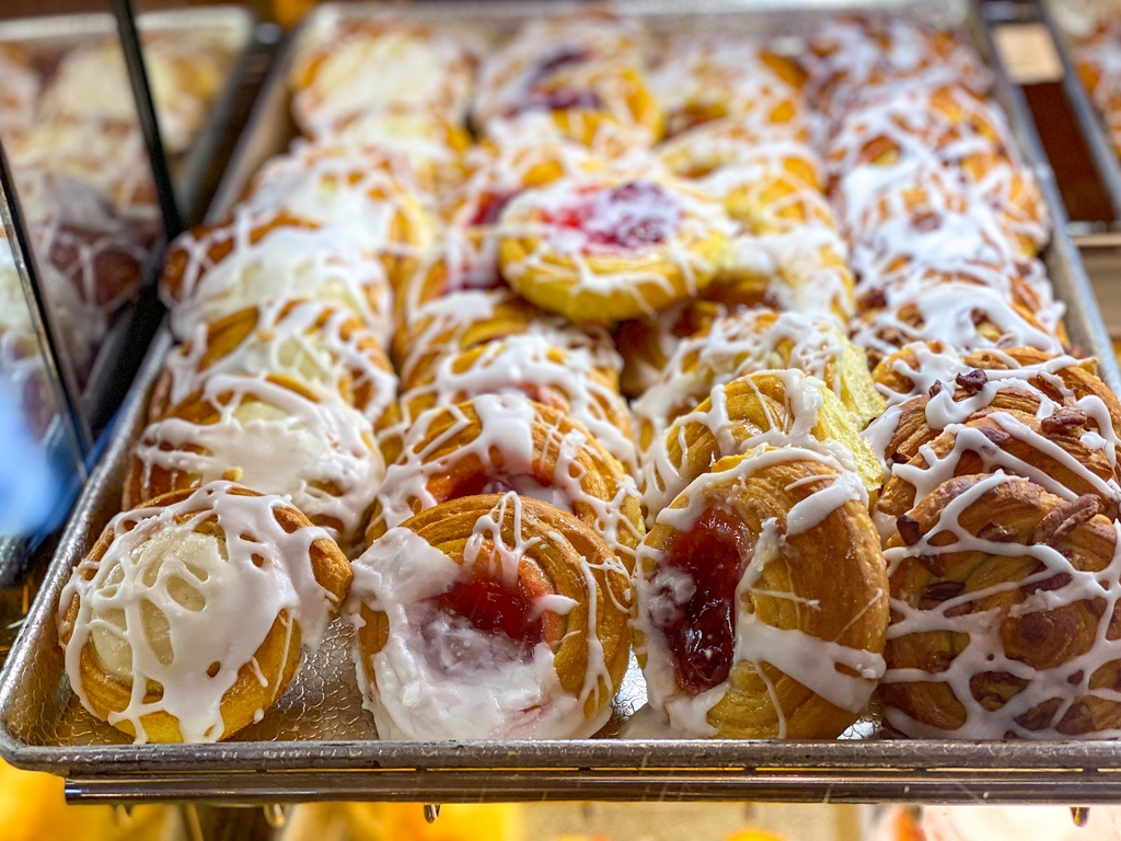 In the mood for something sweet? 🍰 ⁠
Stop by Nadler's today to view our entire selection of sweets baked in-house daily!⁠ 🎉