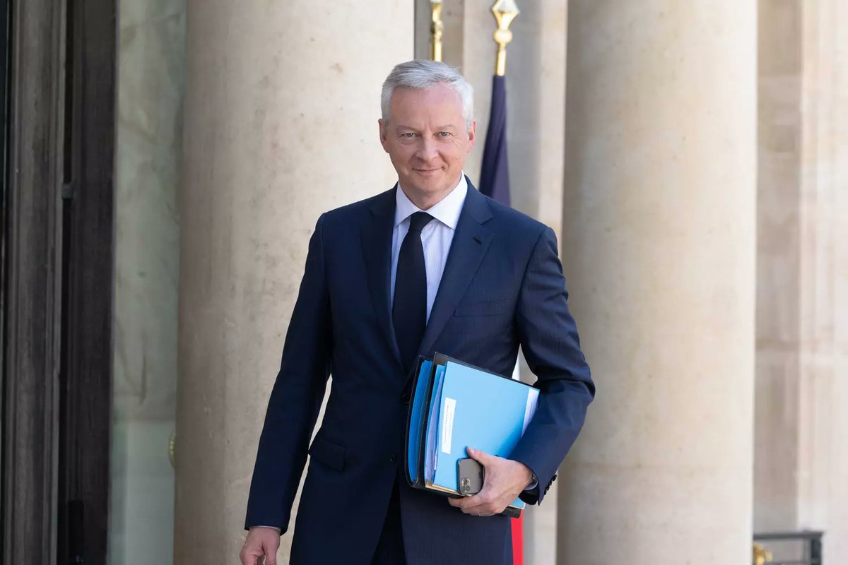 heero_fr's tweet photo. Le budget de MaPrimeRenov" pour 2022 était initialement fixé à 2 milliards d'euros. 
crédot photo © WITT/SIPA (publiée le 11/07/2022) https://t.co/pzywra93gf