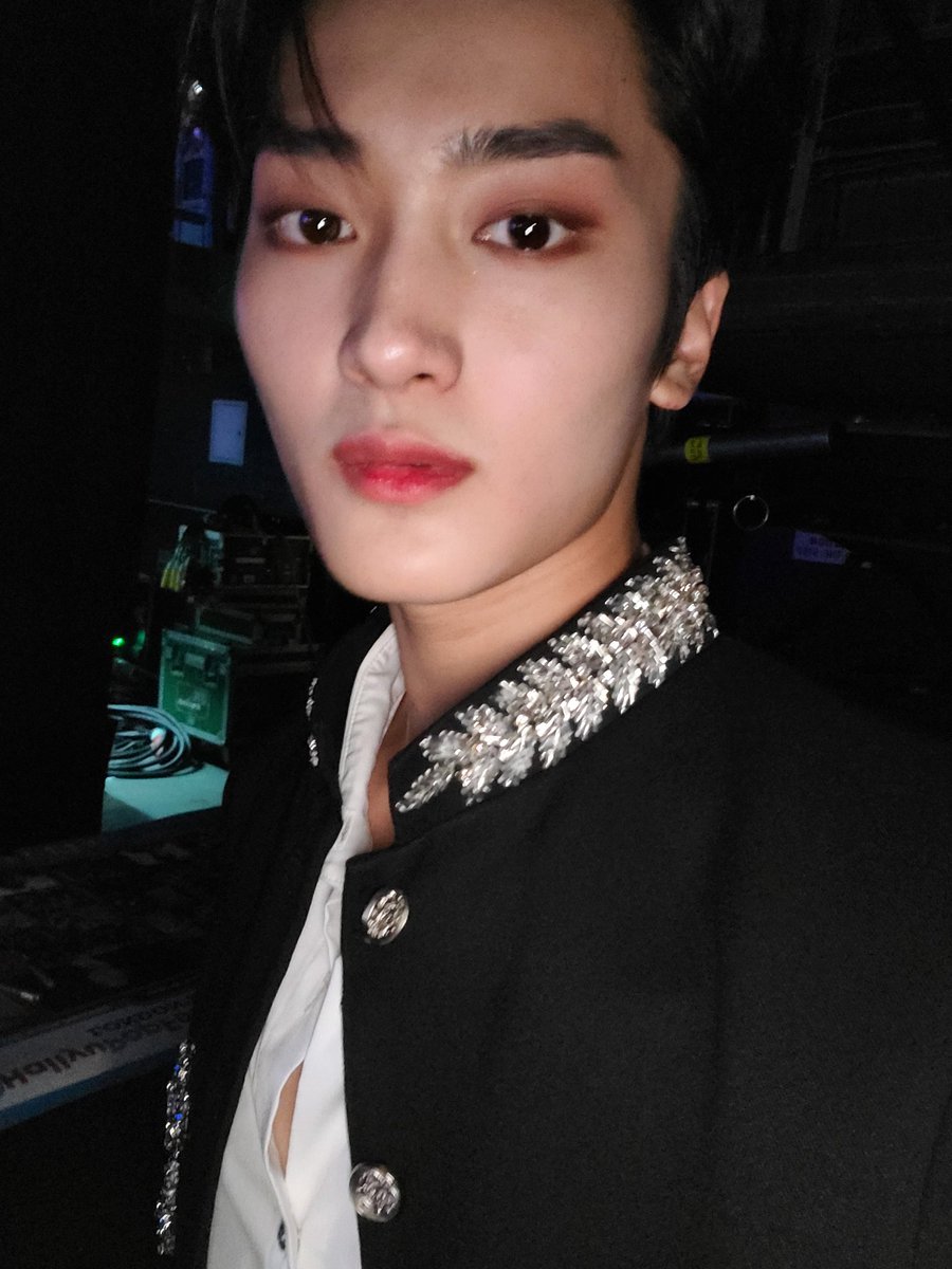 yountae's tweet photo. Someone asked me for a pick-up line. https://t.co/mvvJVn9sUT
