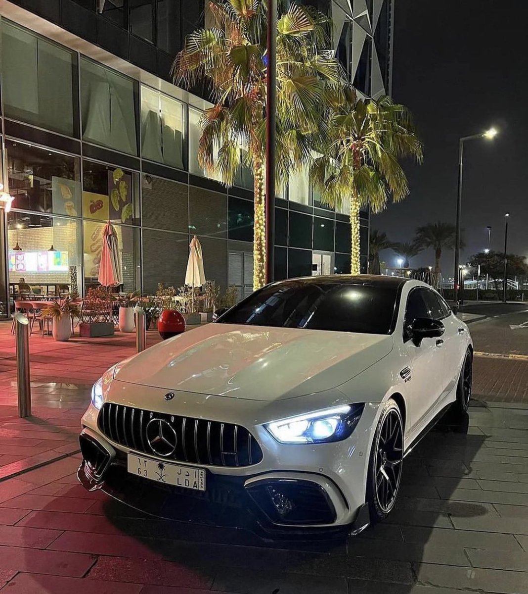 LUXURY 🏁 tweet media