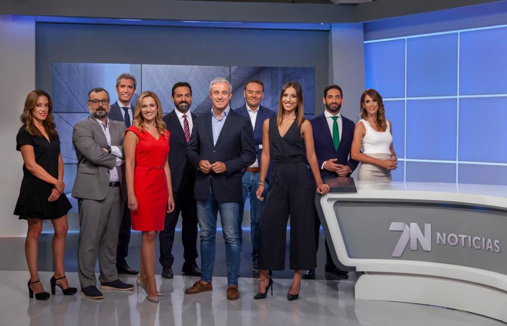 Felicidades al equipazo de #La7Noticias dirigido por el gran @AlejandroG_VB y a toda <a href="/la7tele/">La 7</a>

🏆 <a href="/La7Noticias/">La 7 Noticias</a> nominado al #PremioIris al mejor informativo por la <a href="/academia_tv/">AcademiaTV</a> 

▶️tinyurl.com/4k3s4s2x

(enhorabuena tb a <a href="/luisalcazar_/">Luis Alcázar</a> q no deja ser etiquetado en la 📸 😆)