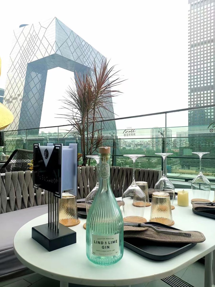 Over the last couple of months, we have been holding tastings around the world. Here we are in China, it truly has been an exciting experience to have the chance to get Lind &amp; Lime out to more of the world
