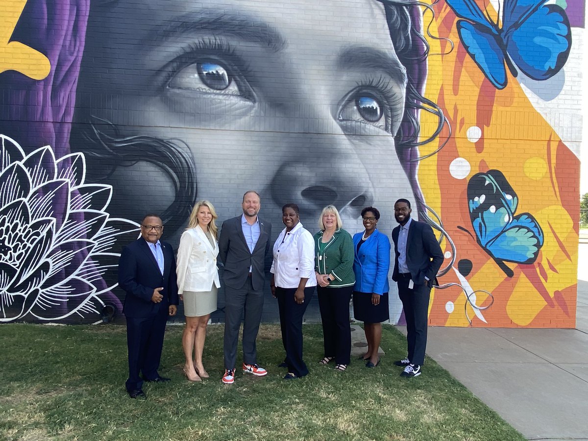 SecretaryBrown's tweet photo. On fire about sharing &amp; hearing vision with/from national Boys &amp; Girls Clubs partners. Thankful for today’s visit from @BGCA_Clubs executive team from Atlanta and @BGCOKC to our Hope Center. When we collaborate, we can achieve incredible outcomes for our families.. together! https://t.co/GV2gR2ioE0