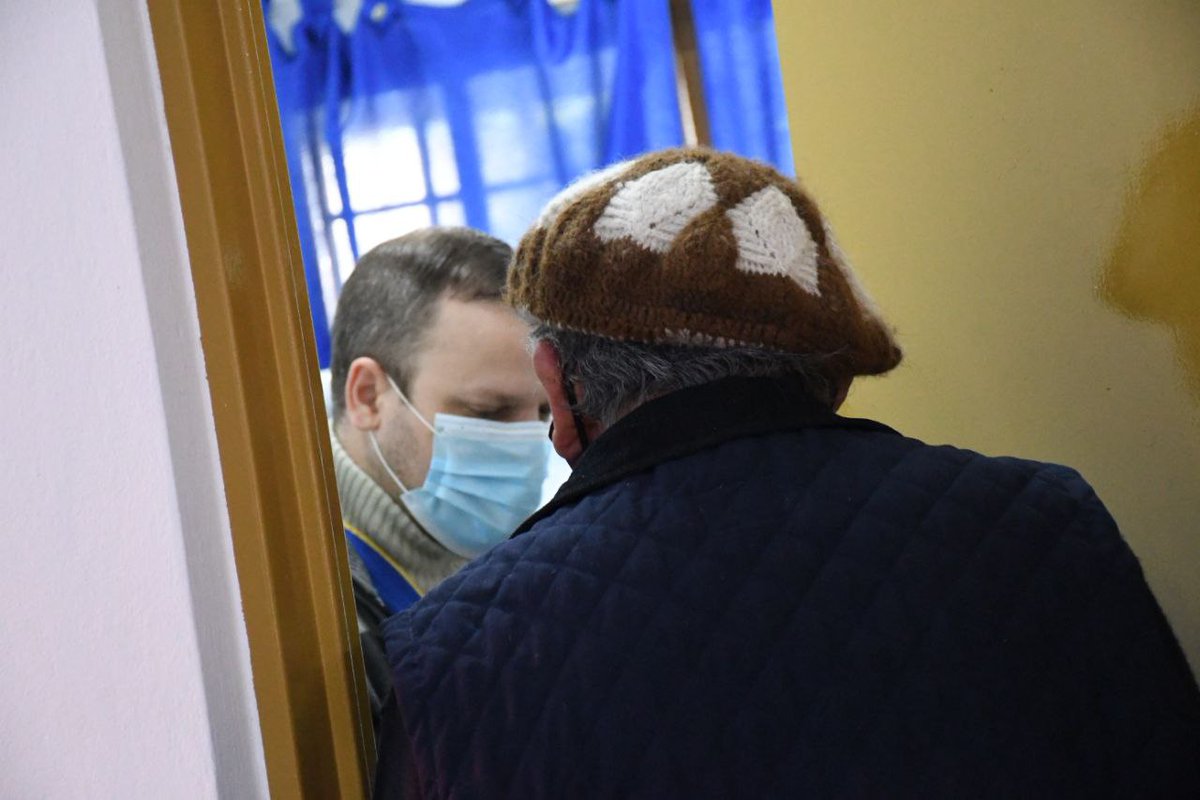 municorrientes's tweet photo. En las SAPS de la ciudad, además de las atenciones diarias, brindamos controles integrales de salud a adultos mayores ❤️👵🏻 Hoy realizamos una jornada especial en el barrio Anahí para la prevención primaria, el seguimiento y el tratamiento de sus patologías de base. https://t.co/FtHpbncSFc